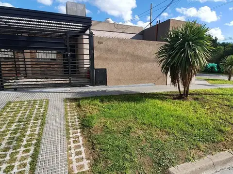 PH TIPO DUPLEX DE 2 AMBIENTES CON E/AUTO Y PATIO