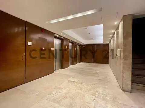 Av Cordoba 2000, Piso 0