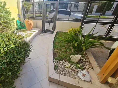 CASA EN LOTE PROPIO EN VENTA  DE 4 AMBIENTES - VILLA BALLESTER