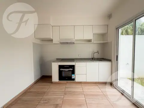 Teniente Fernández  al 3500