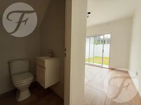 Casa en Venta en Castelar Sur, USD 95.000