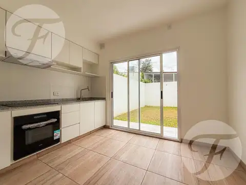 Dúplex 3 Ambientes con Cochera en Castelar Sur