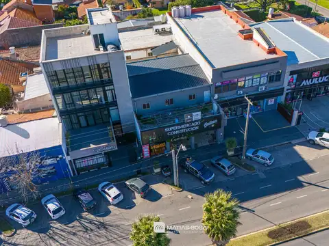 Venta - Local Comercial - Apto Desarrollo - Sobre Av. Constitucion