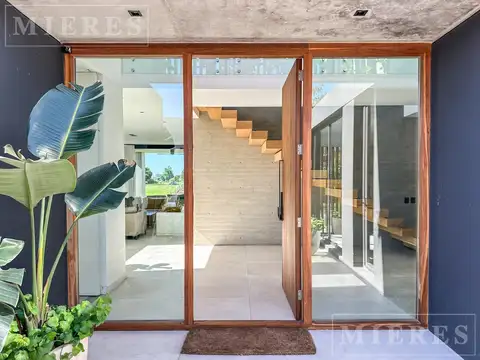 Casa en Alquiler Temporal con 2 cocheras