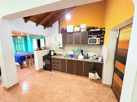 CASA 4 DORMITORIOS VENTA B° LOS PINARES CERRILLOS