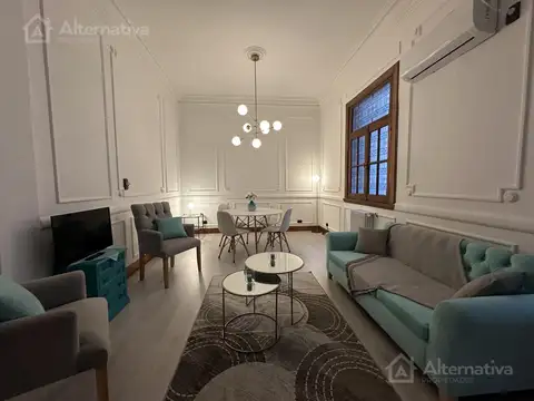 Tucuman  al 300 entre 25 de mayo y Reconquista.