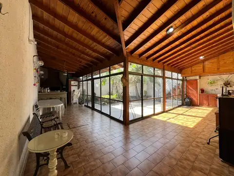 Casa en Venta en Haedo, USD 230.000