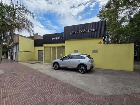 Galpón Local en La Horqueta de 298m2 Esquina Estrategica