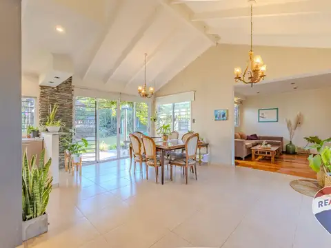 CASA EN VENTA GONNET