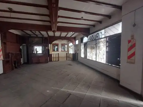 Local en Alquiler Via Púb.