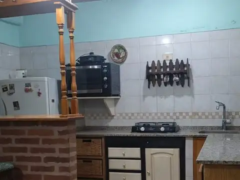 Casa 4 ambientes con 1 baño