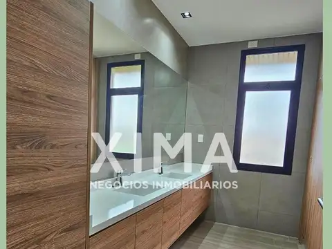 Oficina en Venta con 10 cocheras