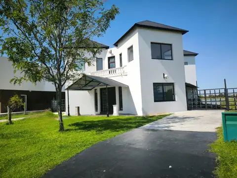 CASA EN VENTA, 4 AMBIENTES, SAN SEBASTIAN AREA 9