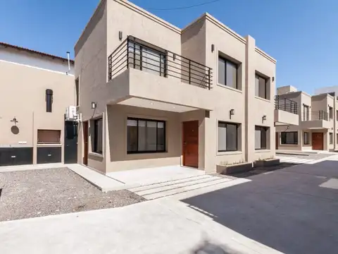 Depto Tipo Casa en Venta en Lanus Oeste, USD 132.000