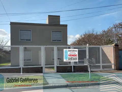 Casa 5 ambientes con 2 baños