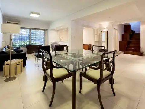 VENTA  CASA 4 DORM MARTINEZ C/PILETA (2 lotes)