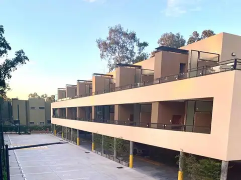 Montes De Oca 131, Canning