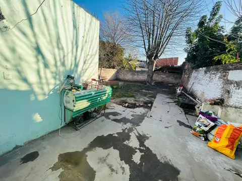 Casa 4 ambientes con 1 baño