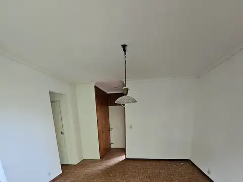 Departamento 3 Ambientes con Cocina independiente y Balcon.