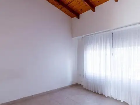 Venta Casa 3 dormitorios con patio y parrillero Retasada - Matheu, Rosario