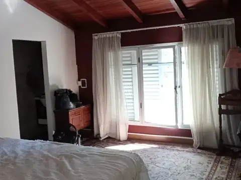 CASA DE 3 DORMITORIOS - VENTA