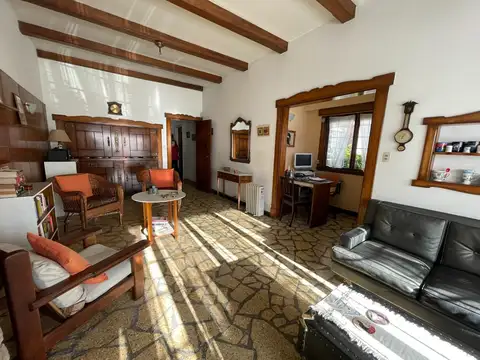 Chalet 4 ambientes, barrio Chauvin