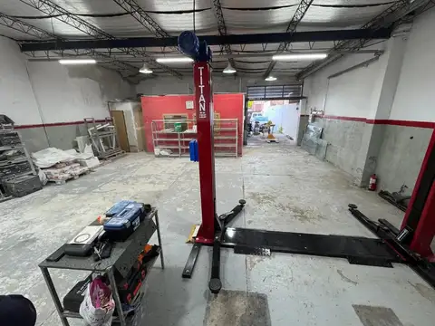 Venta galpón 180 ² (fondo)