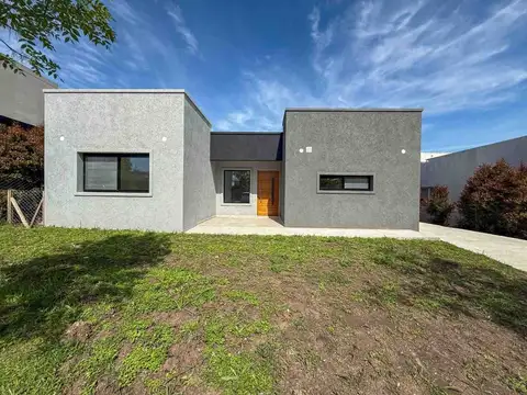 Casa en venta Barrio Santa Elena Pilar del Este