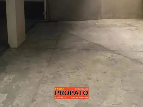 Cochera en Venta Semi Cubierta