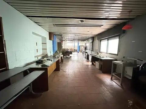 Local en Venta 50 años