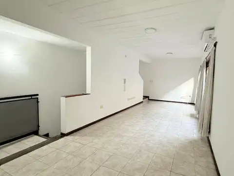 Depto Tipo Casa en Venta con 1 cocheras