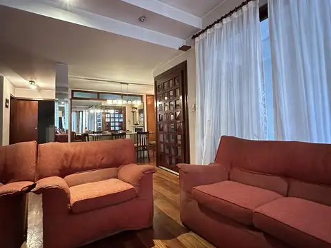 Casa 5 ambientes con 6 baños