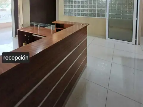 Oficina 4 ambientes con 2 baños