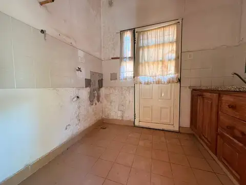 Casa 4 ambientes con 1 baño