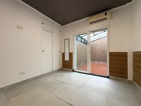 Depto Tipo Casa en Venta en Parque Chacabuco, USD 90.000