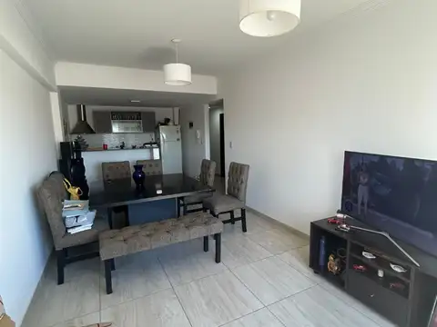 Departamento 2 ambientes al frente con Balcon y cochera