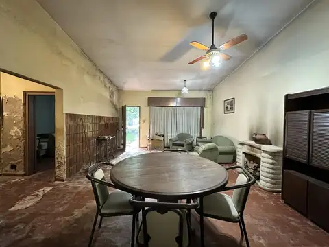 Casa 6 ambientes con 1 baño