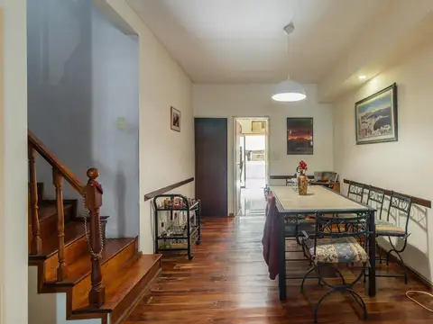 Depto Tipo Casa 5 ambientes con 2 baños