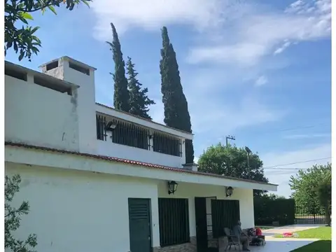 Casa 4 ambientes con 4 baños