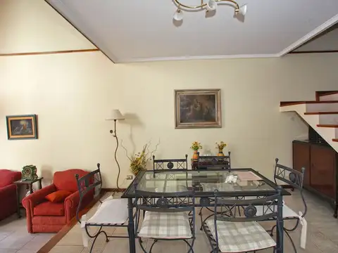 Casa 4 ambientes con 3 baños