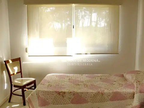 Alquilo apartamento de 2 dormitorios cerca del Shopping, Punta del Este.