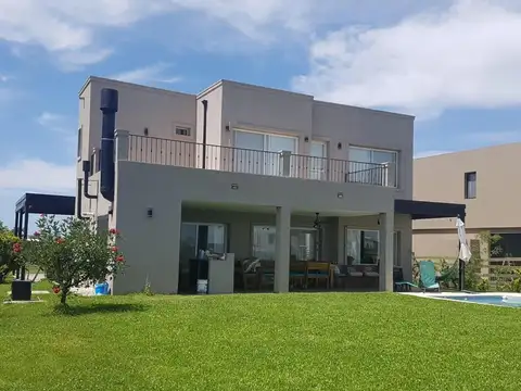 Casa en Alquiler de 3 dormitorios