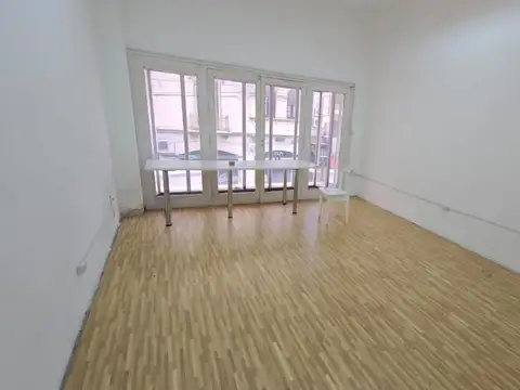 VENTA DE LOCAL EN ONCE SIN EXPENSAS