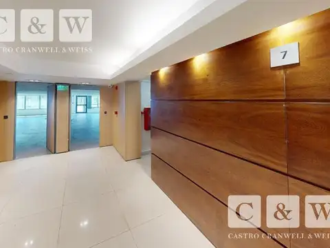 Oficina en Alquiler con 4 cocheras