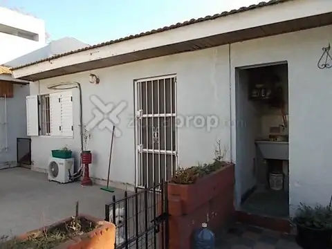 Casa 5 ambientes con 4 baños