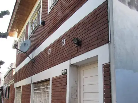 Dpto. de 2 amb. interno.