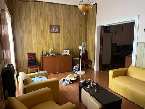 Casa 4 ambientes con 1 baño