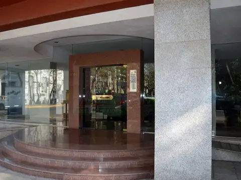 Domingo F Sarmiento 1200, Piso 1