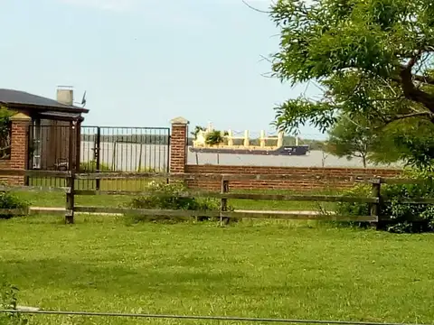 VENDO CABAÑAS EN VUELTA DE OBLIGADO