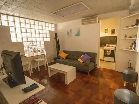 Departamento 2 Ambientes - Luminoso - Se escuchan ofertas - Apto Crédito - Monserrat